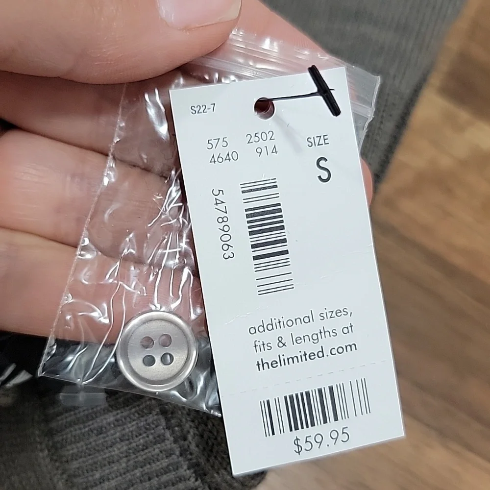 NWT The Limited Women's Sleeveless Sweater - Picture 7 of 11